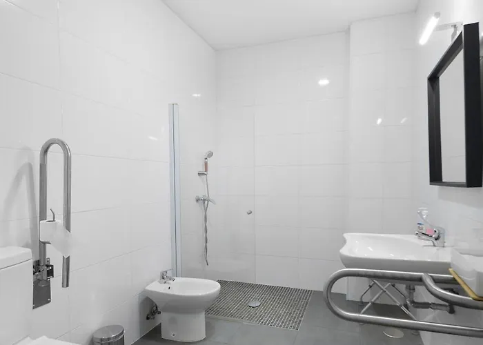 Insua אכסניה *